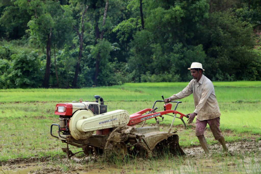 A farmer in Kudal, Sindhudurg | Photo by Simit Bhagat